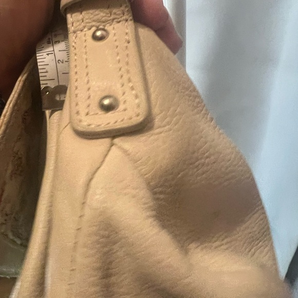Vintage Clarks Cream Leather Shoulder Bag - Picture 7 of 12